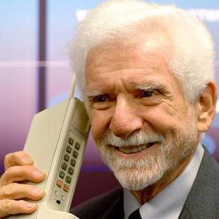 Самый первый мобильный телефон
